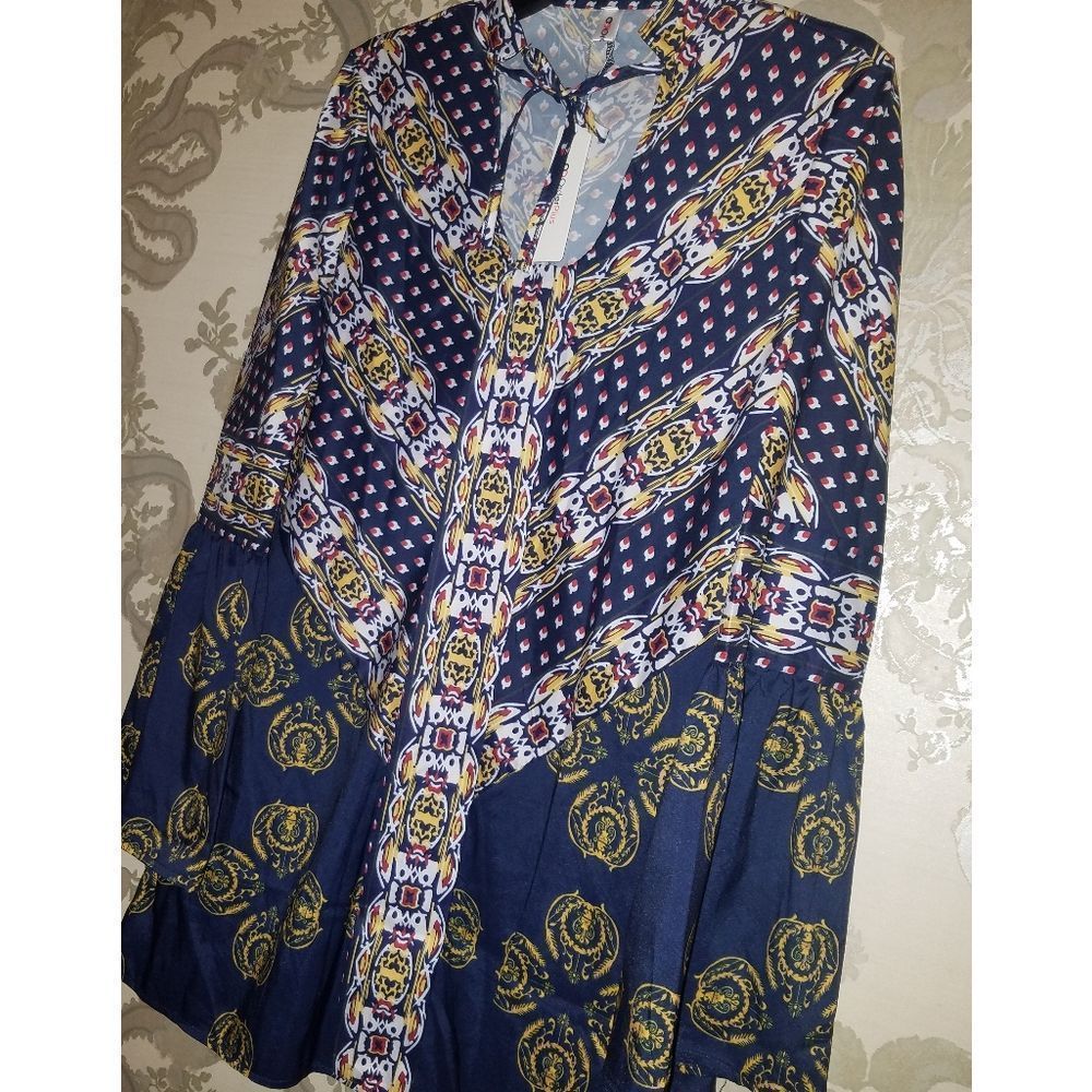 Beautiful Boho Blouse with Bell Sleeves🌟 - Picture 2 of 6